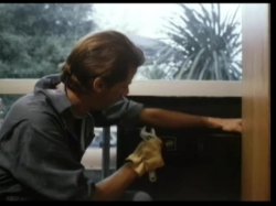 Captura de 'Careful He May be Watching' nº 37