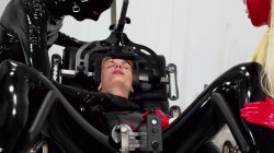 'Tales from the Rubber Clinic Lizanne Helps with the Hysteria' screenshot nº 24