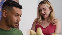 Captura de 'MILFs In Action Vol. 2' nº 34