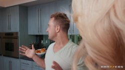 Captura de 'MILFs In Action Vol. 2' nº 126