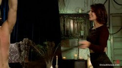 'Divine Bitches - Prostate Milking By Bobbi Starr' screenshot nº 33