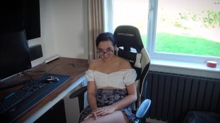 Horny Dutch Girl Riding Hard Cocks - Szene3 - 2
