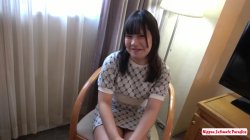Captura de 'Friendly chat with a curvy beauty turns flirtatious introducing her to adulthood 1ST' nº 12