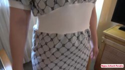 Captura de 'Friendly chat with a curvy beauty turns flirtatious introducing her to adulthood 1ST' nº 27