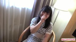 Captura de 'Friendly chat with a curvy beauty turns flirtatious introducing her to adulthood 1ST' nº 7