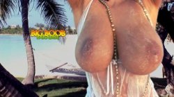 Captura de 'Big Boob Paradise' nº 1