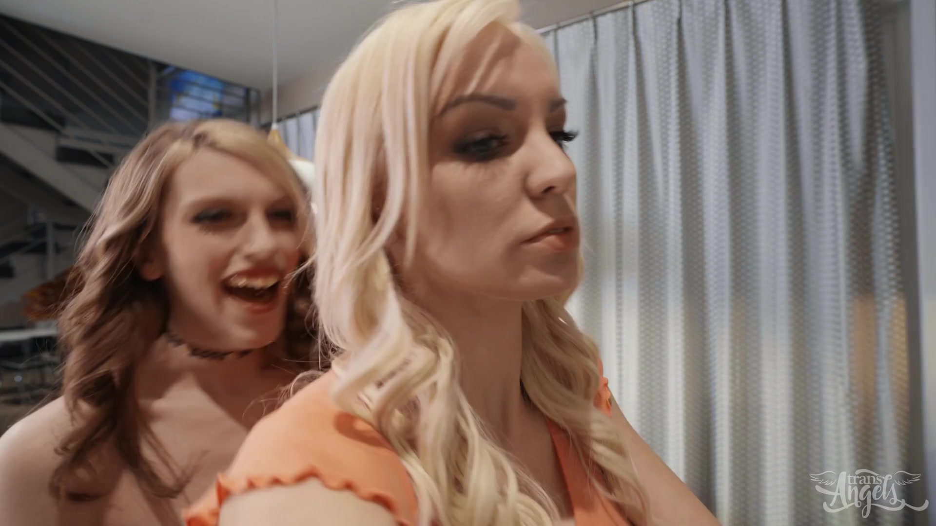 izzy wilde, kenzie taylor and johnny hill in answer #2040450