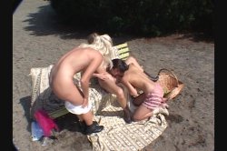 'Lesbian Menage A Trois' screenshot nº 77
