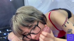 'Adalind Gray - Cum Glazed Glasses' screenshot nº 21