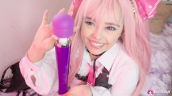 Captura de 'Cute Jennie Gives Herself A Mouthpie With A Cumming Dildo' nº 22