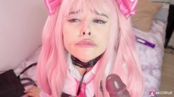 Captura de 'Cute Jennie Gives Herself A Mouthpie With A Cumming Dildo' nº 44