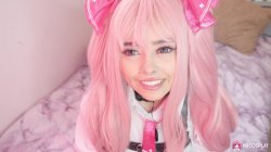 Captura de 'Cute Jennie Gives Herself A Mouthpie With A Cumming Dildo' nº 7
