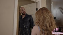 'Horny babe fucks their repair man' screenshot nº 6