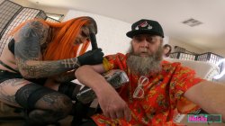 Captura de 'AVN Tattoo Orgy' nº 13