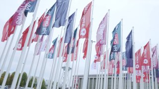 Leicht fickbare Messeschlampen - Escena6 - 1