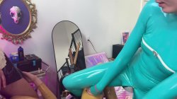 'Stacy Quartz Rubber and Perv Vacuum Play Fuck and Blow 2/2' screenshot nº 55