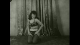 The Exotic Dances Of Bettie Page - Cena9 - 3