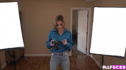 Captura de 'Photographer Breaks in New Model' nº 2