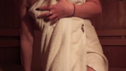 Captura de 'Blonde Girls Fuck Grey Geezers' nº 93