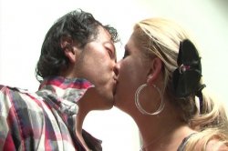 'I Wanna Cum Inside Your Mom 28' screenshot nº 4