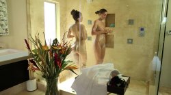 'Lesbians Try Nuru' screenshot nº 48