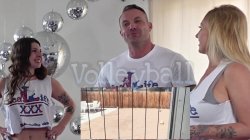 Captura de 'It's A Condom Hunt! Real Life XXX Episode 12: The Colorado Collab House' nº 55