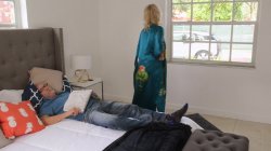 Captura de 'Hot Wives Cuckold Hubbies 3' nº 117