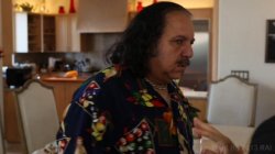 Captura de 'Official Hangover Parody, The' nº 105