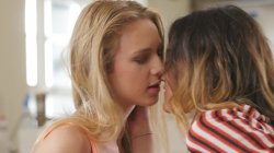 Captura de 'More Than Girlfriends' nº 81