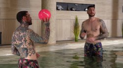 'Poolside Pleasures' screenshot nº 6