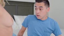 Captura de 'Stepmom Sex Ed Vol. 8' nº 125