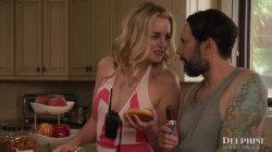 Captura de 'Behind The Scenes - The Production Assistant Seduces The Crew' nº 6