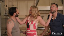 Captura de 'Behind The Scenes - The Production Assistant Seduces The Crew' nº 64