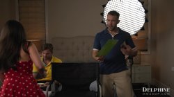 Captura de 'Behind the Scenes - The Director of Photography Hustles' nº 12