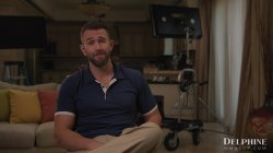 Captura de 'Behind the Scenes - The Director of Photography Hustles' nº 17