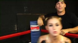 'Ronda ArouseMe: Grounded And Pounded' screenshot nº 2