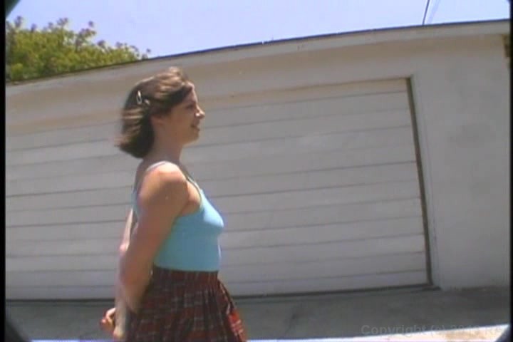 Sexy Ass Gorgeous Gets Cumshot Into Her Mouth