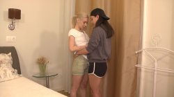 Captura de 'Love & Sex Between Lesbians 5' nº 5