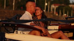 Captura de 'Swinging Below Deck' nº 3