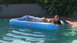 Captura de 'Skinny Dipping Vacations' nº 81