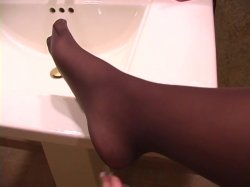 Captura de 'Holly West Jerk Off Enc. Pantyhose' nº 54