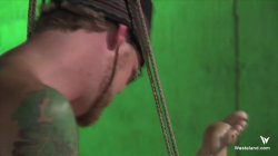 Captura de '7 Submissive Brides 7 MaleDom Brothers' nº 100