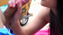 Captura de 'Daddy Likes 'Em Young 2' nº 15