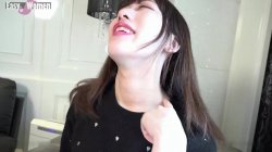 Captura de 'A Fair-Skinned, Soft And Fluffy Girl - Her Reactions And Expressions Are Just Too Cute!' nº 2