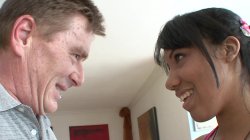 Captura de 'Relax He's My Stepdad 4' nº 82