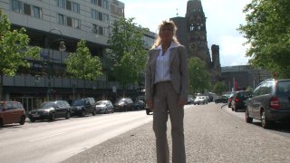 Petra Wegat- Raus aus den Klamotten 4 - Scena3 - 1