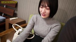'First Shoot: 21-Year-Old Beautiful College Student - 'Wanna Watch Netflix at My Place?' screenshot nº 6
