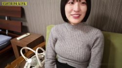 'First Shoot: 21-Year-Old Beautiful College Student - 'Wanna Watch Netflix at My Place?' screenshot nº 3