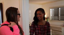 Captura de 'Lesbian Sorority 2' nº 45