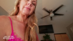 Captura de 'Nurse StepMom Examines Penis - Kymber Leigh' nº 113